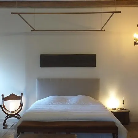Renaissance Au Chateau De *